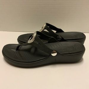Best 25+ Deals for Gold Crocs | Poshmark